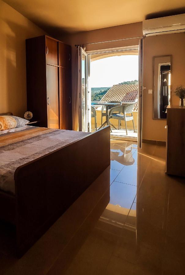 Apartments Karla Рогозница Екстериор снимка