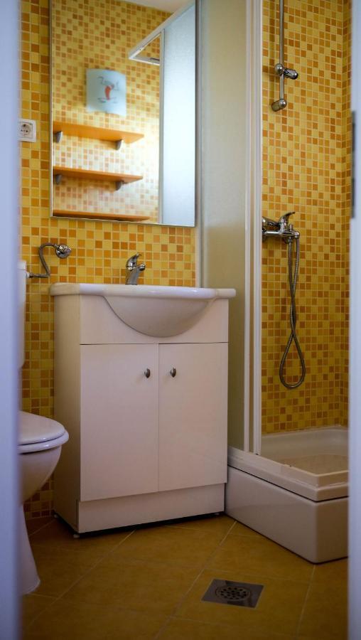 Apartments Karla Рогозница Екстериор снимка