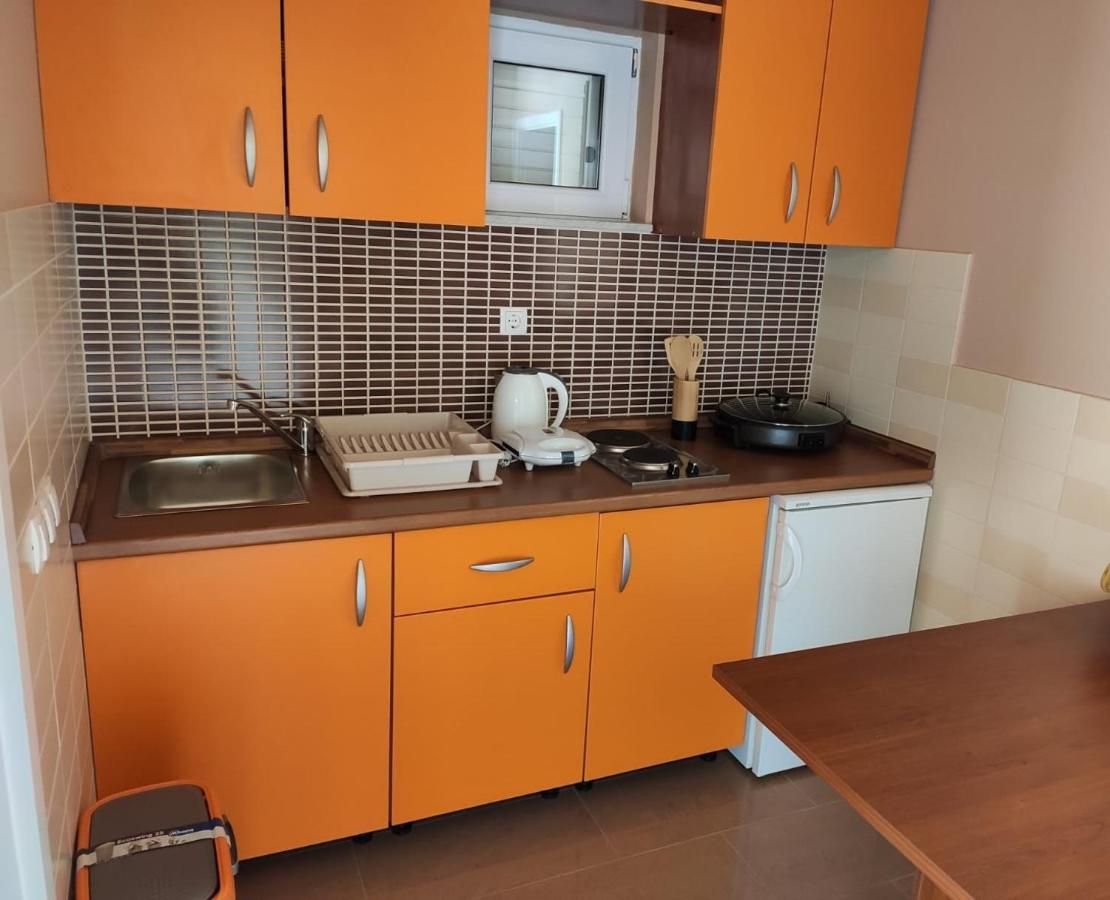 Apartments Karla Рогозница Екстериор снимка