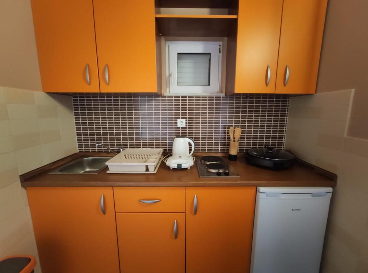 Apartments Karla Рогозница Екстериор снимка